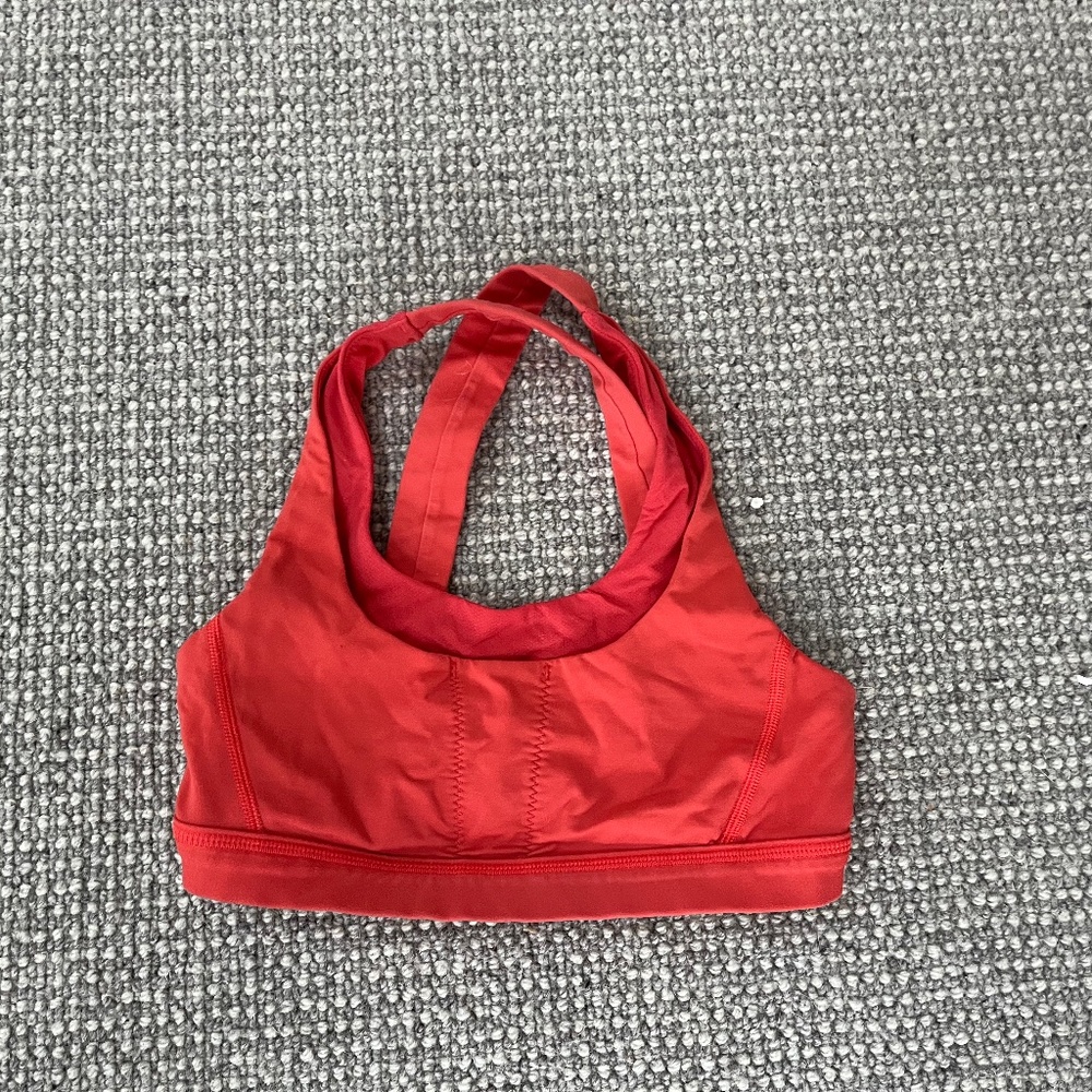 Lululemon sports bra